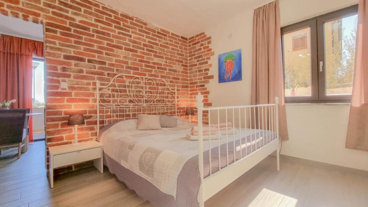 Enio Apartment Novigrad  Exterior photo